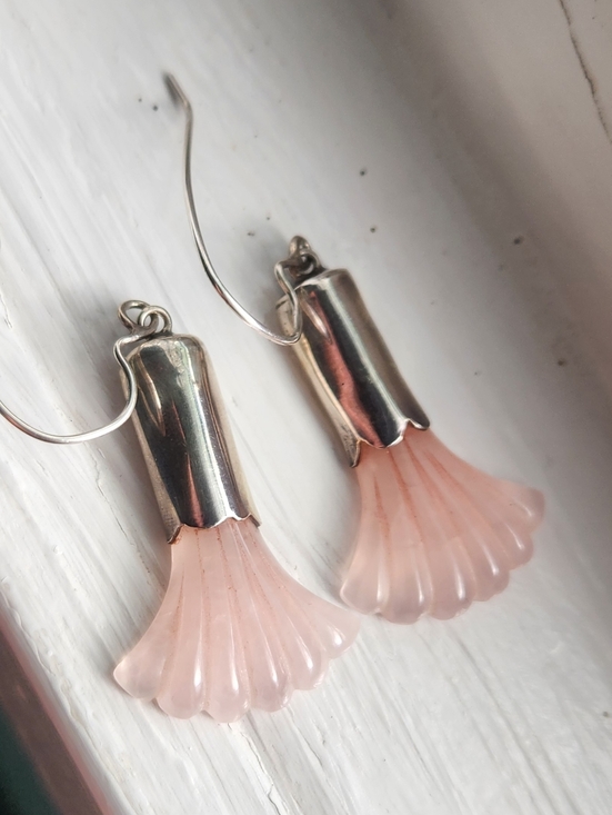 Mid Century Jewelry - STERLING SILVER MID CENTURY CARVED ROSE QUARTZ FAN EARRINGS